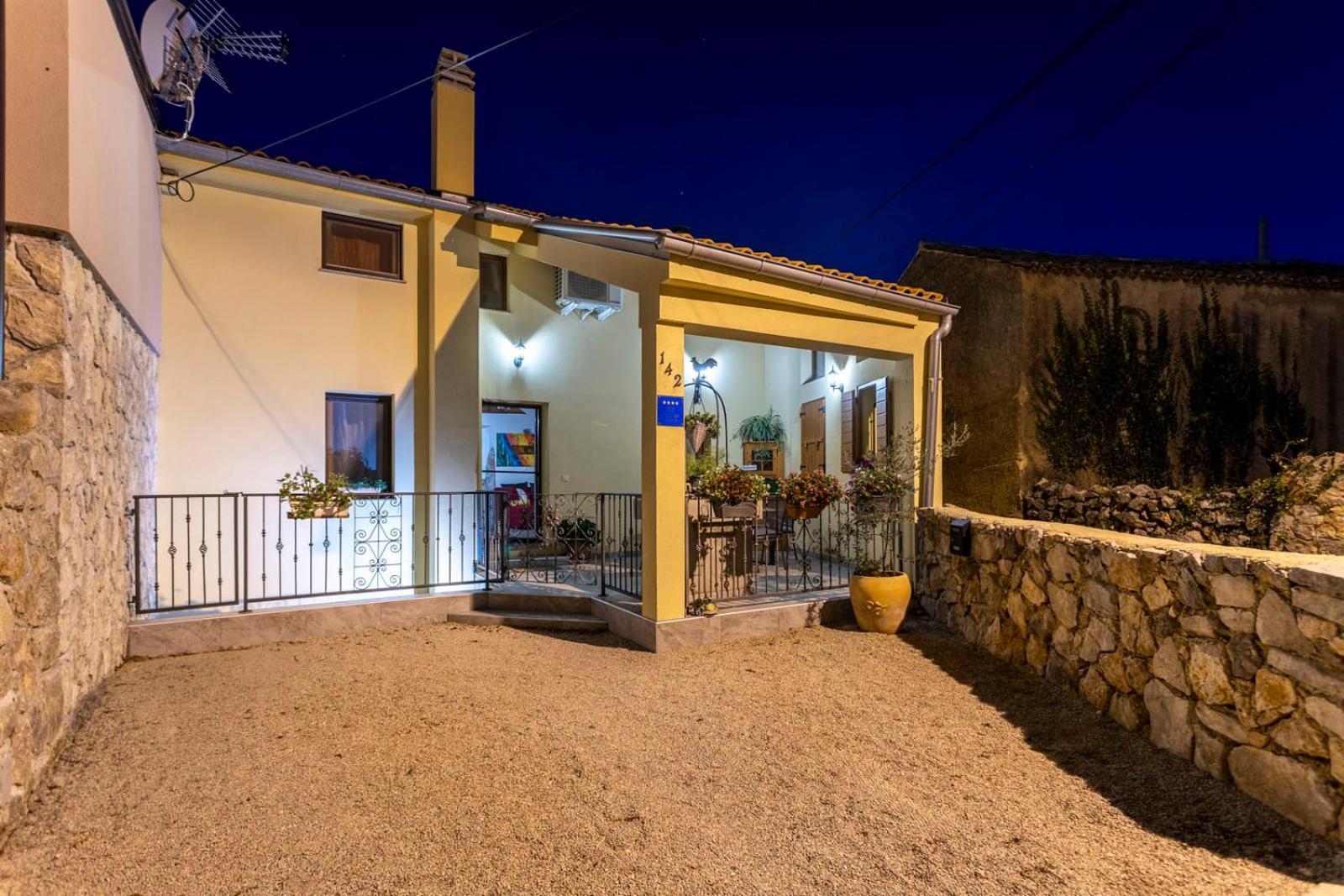 Holiday Home Svjetlana Рисика Екстериор снимка