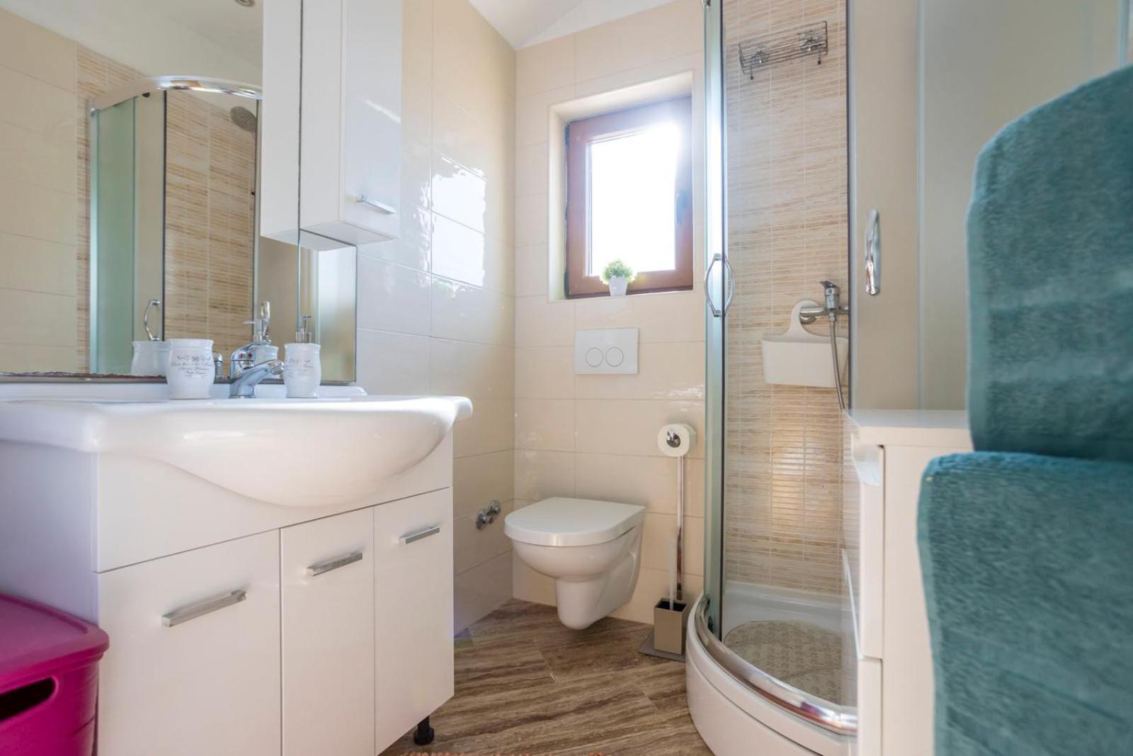 Holiday Home Svjetlana Рисика Екстериор снимка